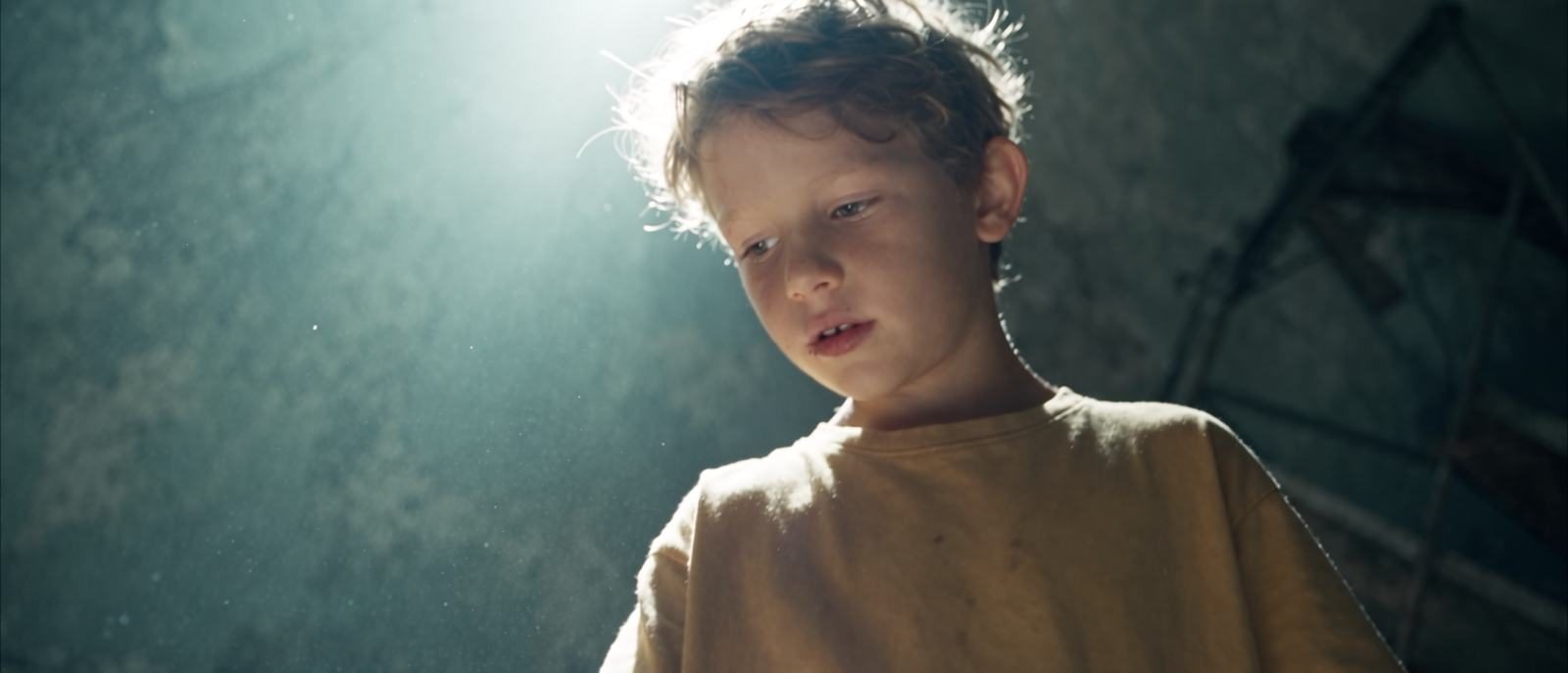 Lucky One, original short film by Georg Blume: a boy in a beam of light